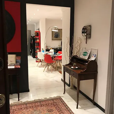 לינה וארוחת בוקר Bb Tube 2*
